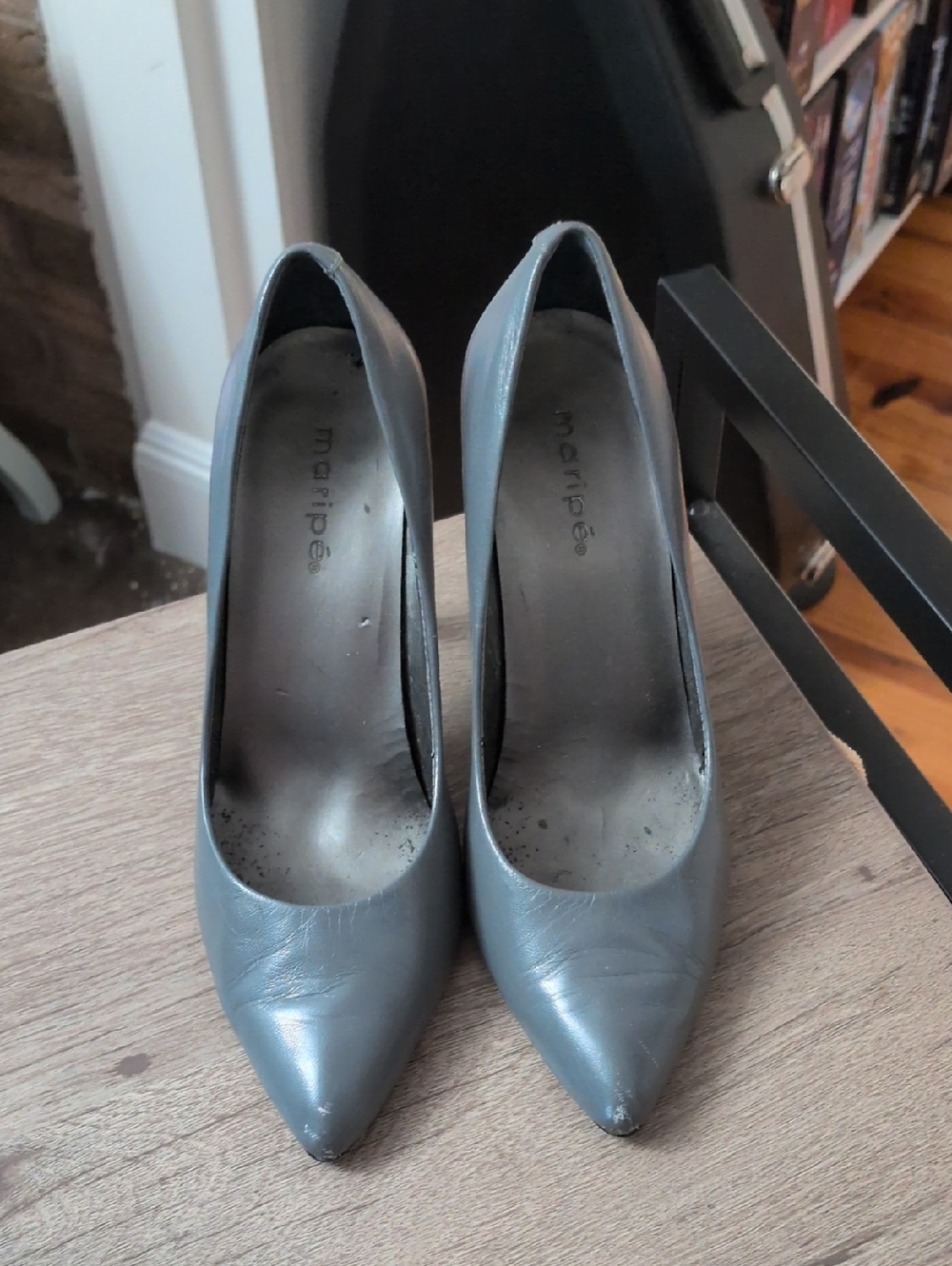 Maripe Pointed-Toe Pumps in Gray Leather